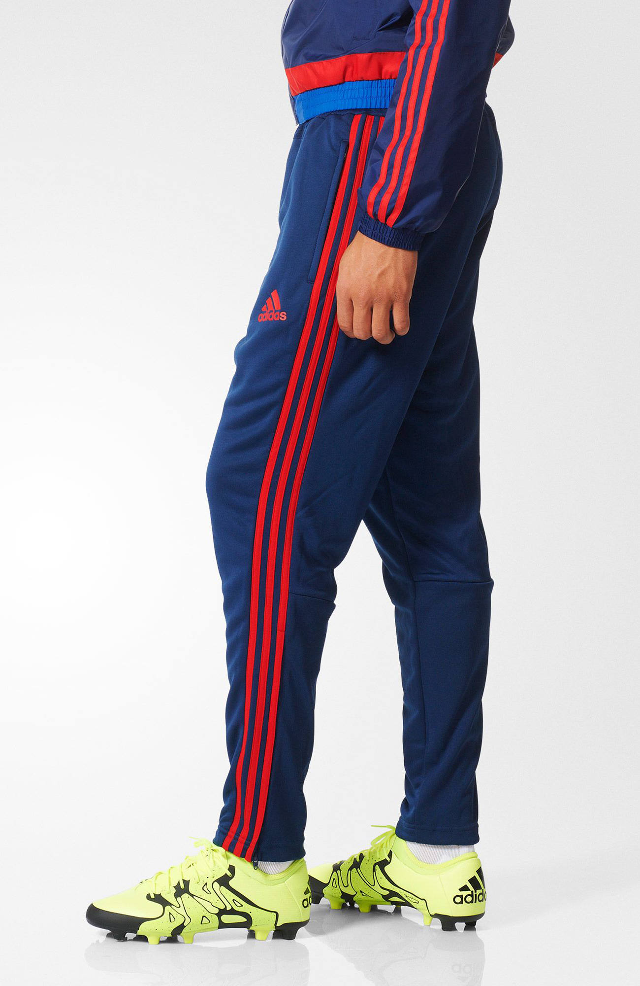 training pants with pockets